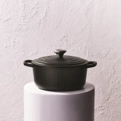 Signature Rund Støbejernsgryde, Matte Black, 4,2 L