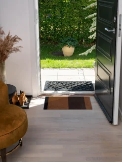 Stripe Horisontal Gulvtæppe, Cognac/Dark Brown/Black, 40x60 cm