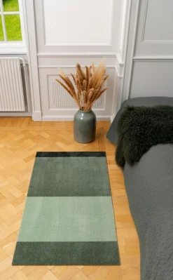 Stripe Horisontal Gulvtæppe, Grøn/Støvet/Mørk Grøn, 67x120 cm