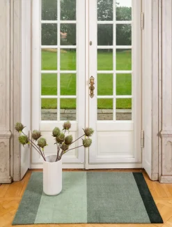 Stripe Horisontal Gulvtæppe, Grøn/Støvet/Mørk Grøn, 90x130 cm