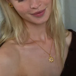 Sun Wild Large Vedhæng, Gold Plated