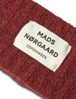 Tosca Aschley Pandebånd, Winery