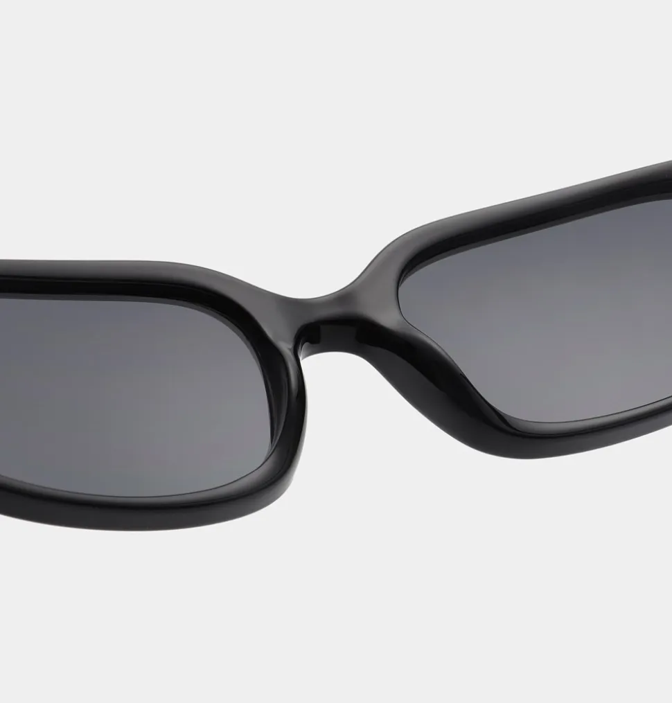 Will Solbriller, Black