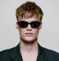 Will Solbriller, Black