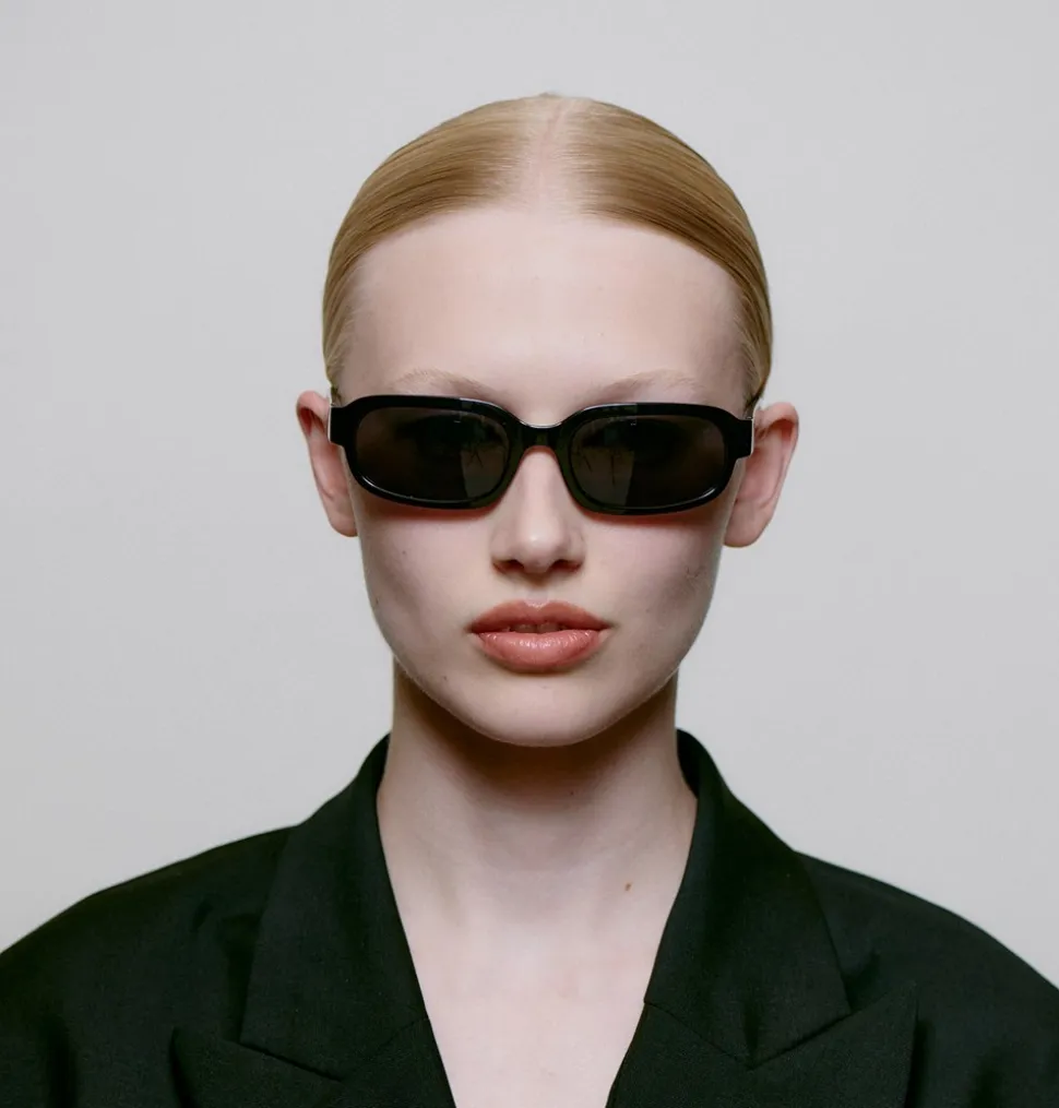 Will Solbriller, Black