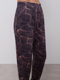 Yara Natbukser, Blush Waves, 40